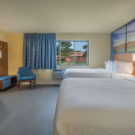 Days Inn & Suites By Wyndham ווטרלו מראה חיצוני תמונה